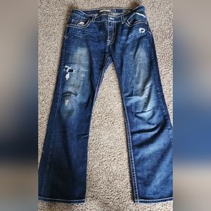 BKE Denim Carter 33R distressed mens jeans 1 unintentional distress on right leg